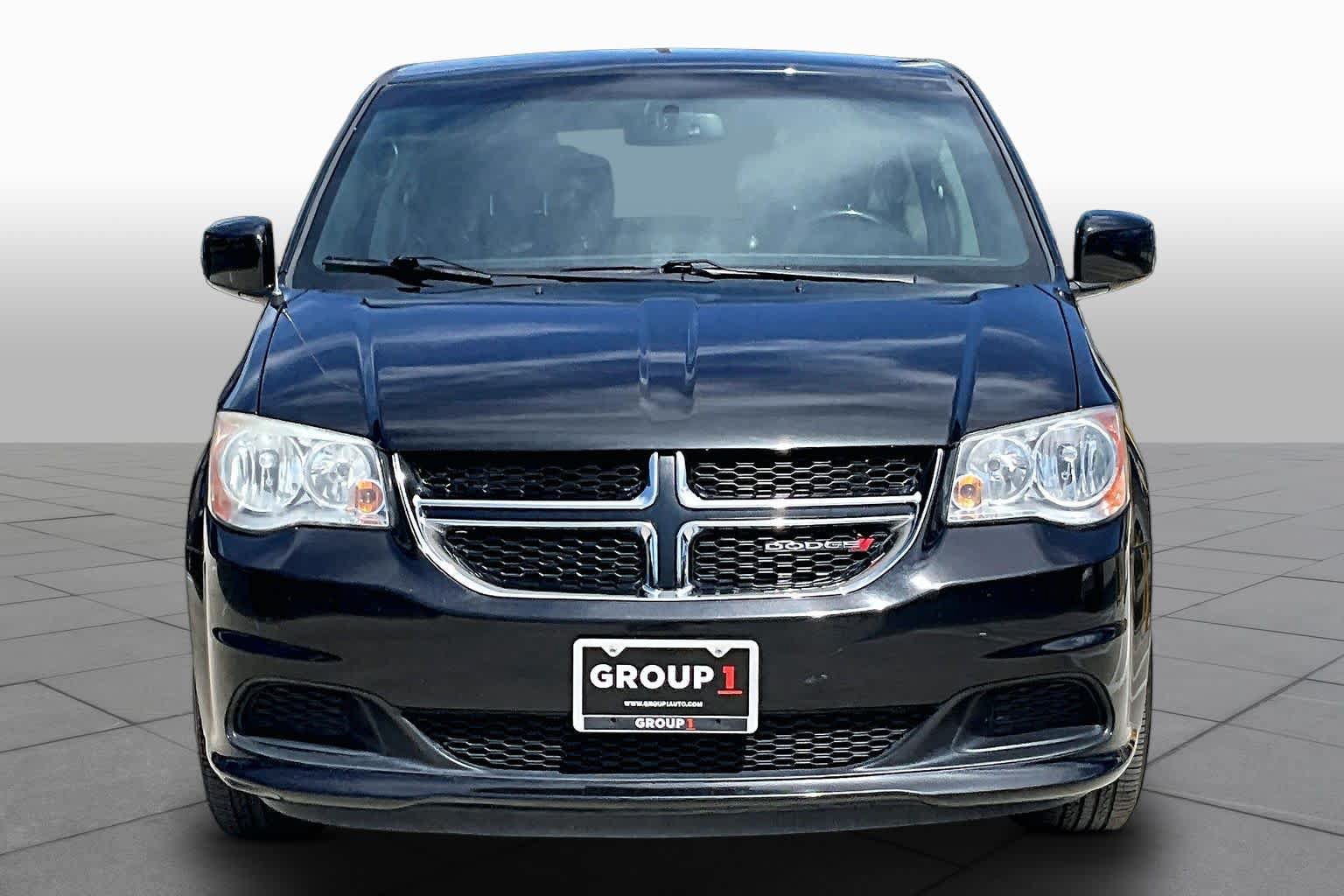 Used 2015 Dodge Grand Caravan SE FWD image 4