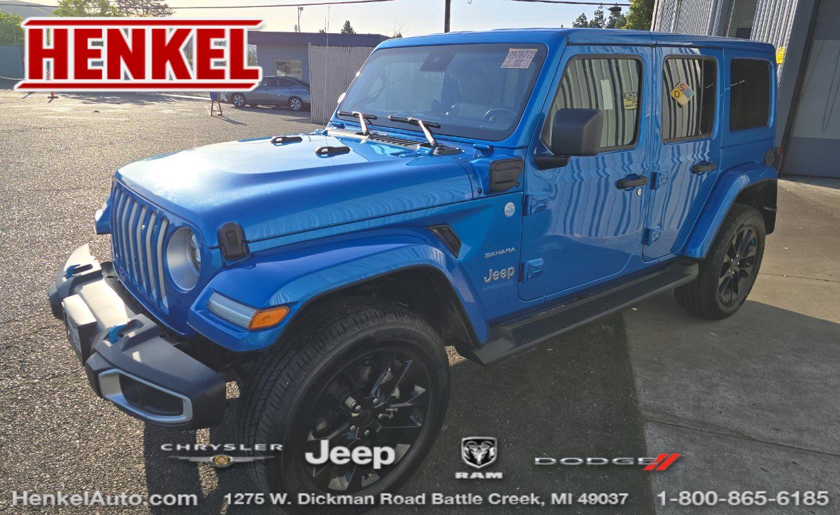 Used 2022 Jeep Wrangler Unlimited Sahara w/ Cold Weather Group AWD/4WD image 1