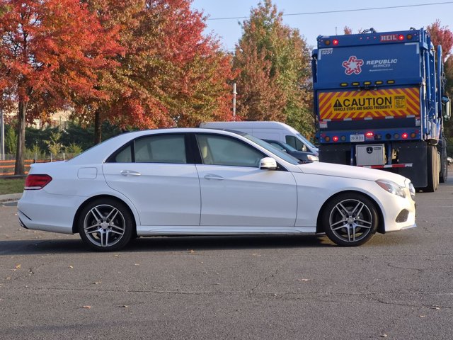 Used 2014 Mercedes-Benz E 350 4MATIC Sedan image 4