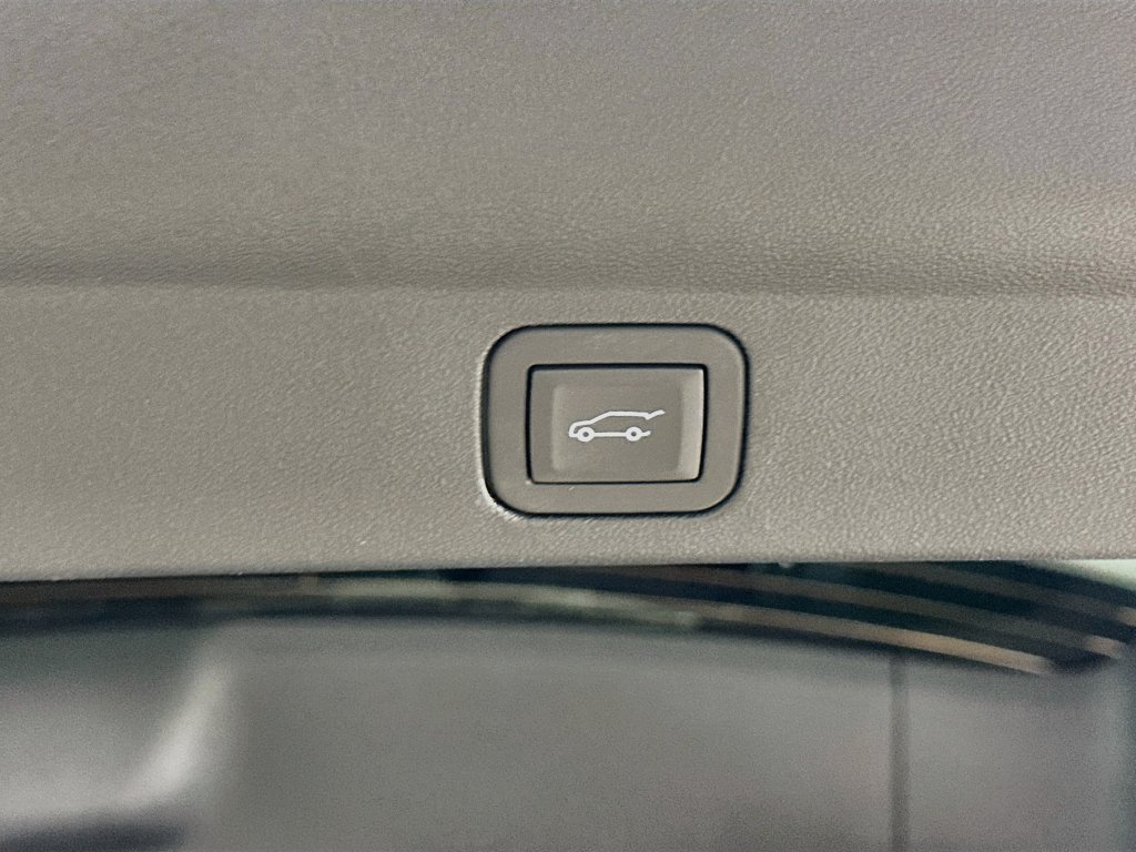 New 2026 Cadillac Escalade IQ Sport 1 w/ LPO, Floor Liner Package AWD/4WD image 32