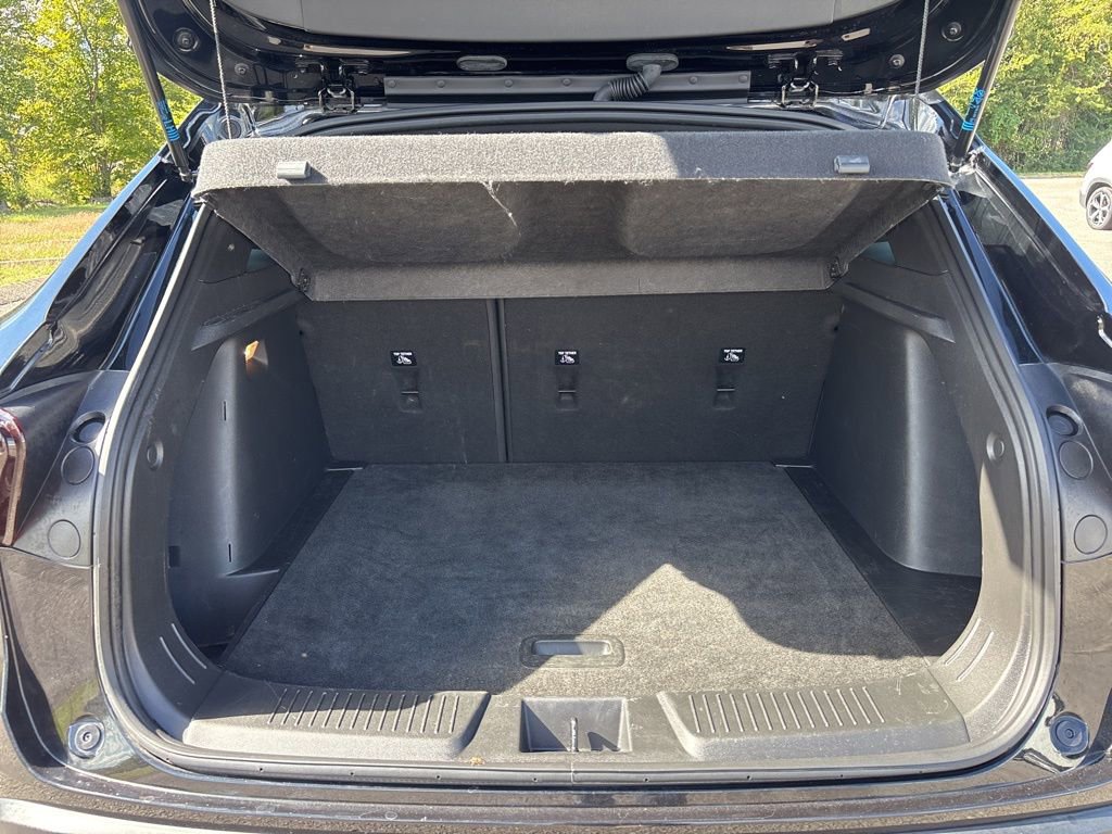 Used 2024 Chevrolet Trax RS w/ Driver Confidence Package image 14