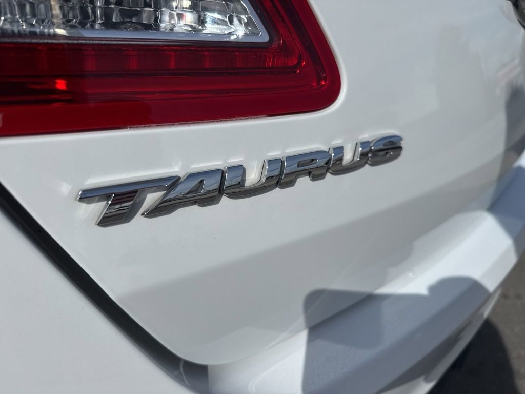 Used 2019 Ford Taurus SE FWD image 5