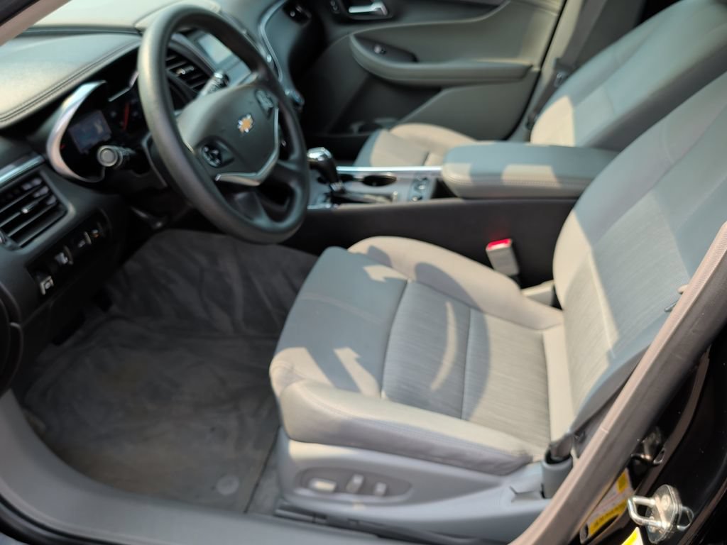 Used 2015 Chevrolet Impala LS w/ LS Convenience Package FWD image 19