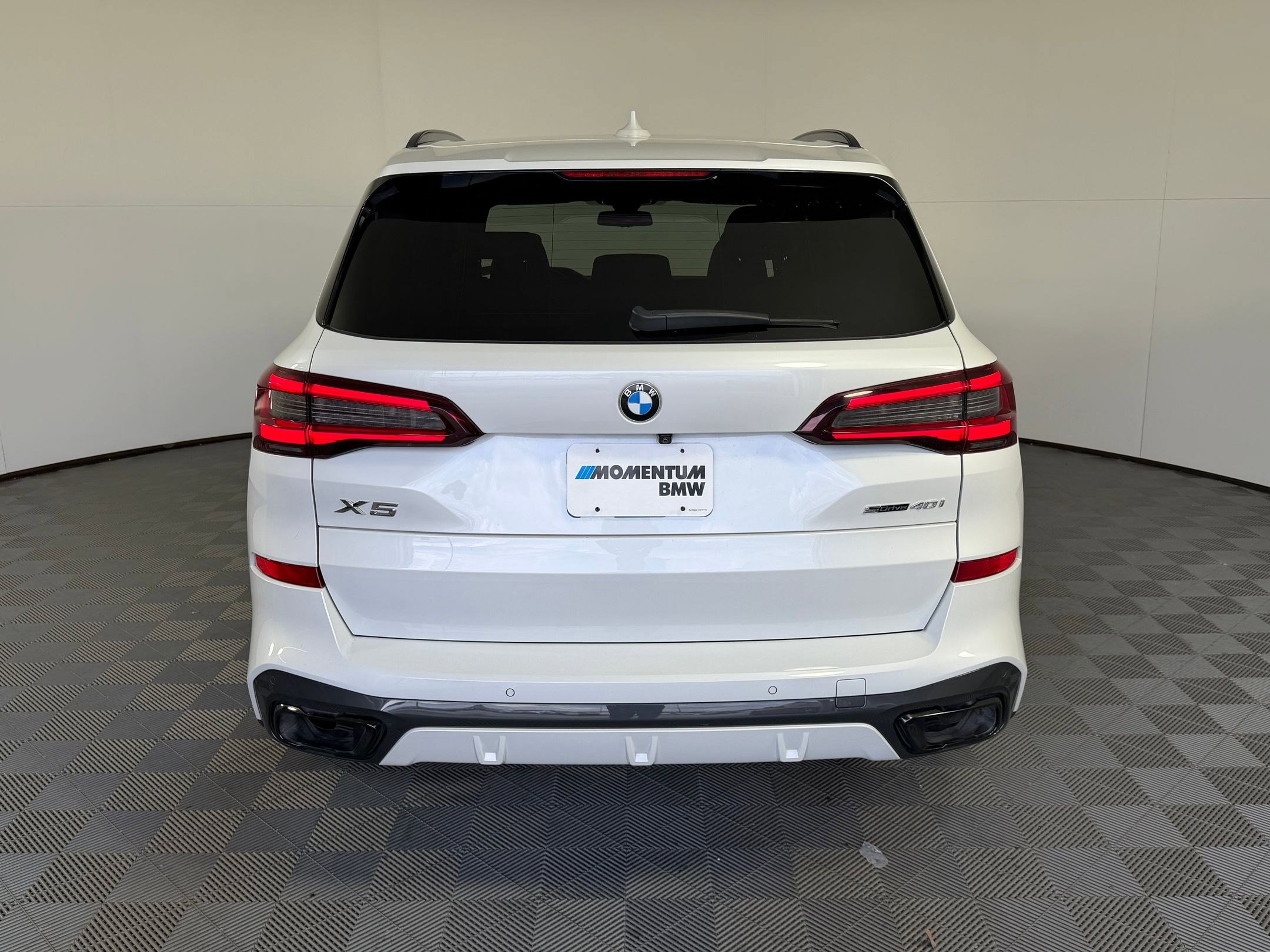 Used 2022 BMW X5 sDrive40i w/ M Sport Package image 10