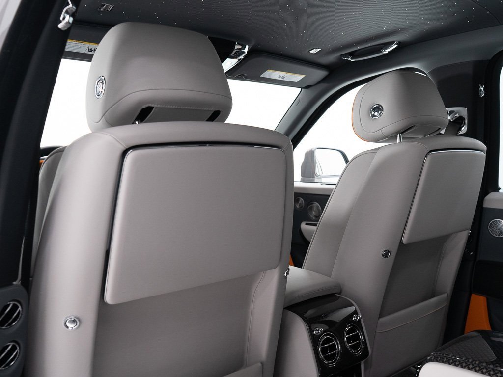 Certified 2025 Rolls-Royce Cullinan Black Badge image 24