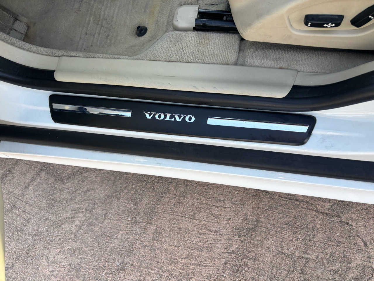 Used 2015 Volvo XC60 T6 w/ Proximity Package image 9