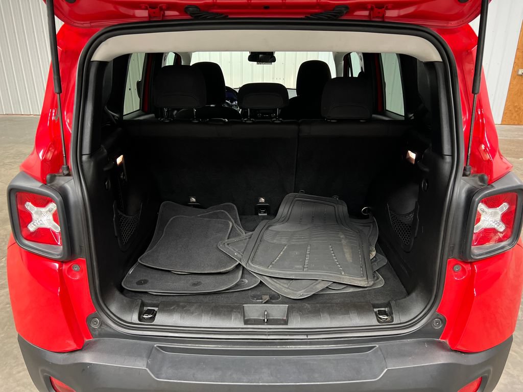 Used 2017 Jeep Renegade Latitude AWD/4WD image 13