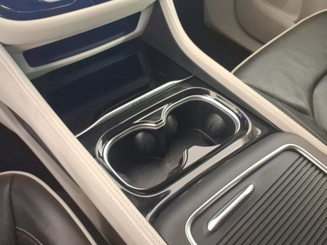 Used 2023 Chrysler Pacifica Limited image 23