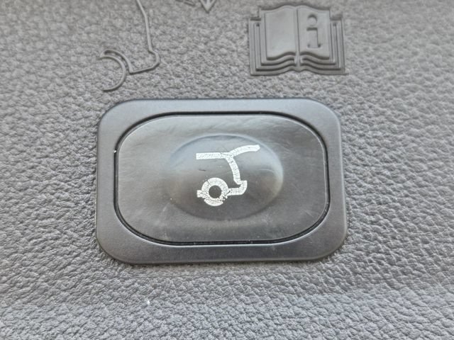 Used 2014 Ford Escape Titanium w/ Equipment Group 401A AWD/4WD image 11