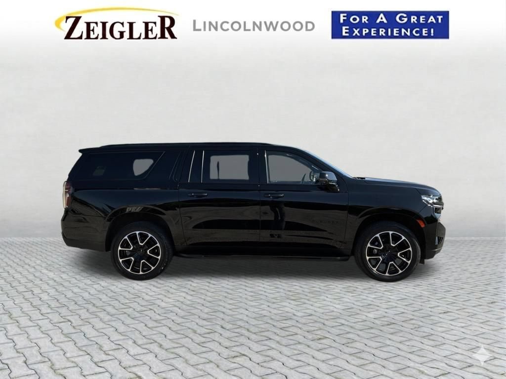 Used 2023 Chevrolet Suburban RST w/ Luxury Package AWD/4WD image 7