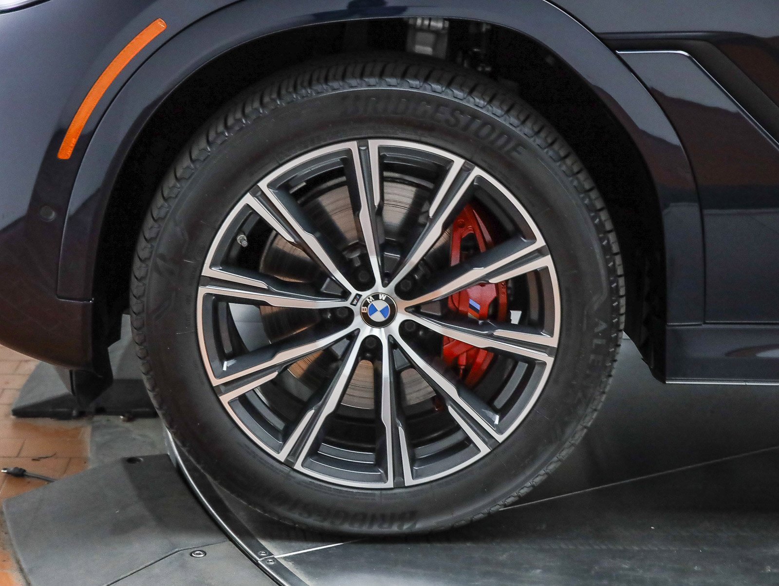 Certified 2023 BMW X6 xDrive40i w/ M Sport Package image 12