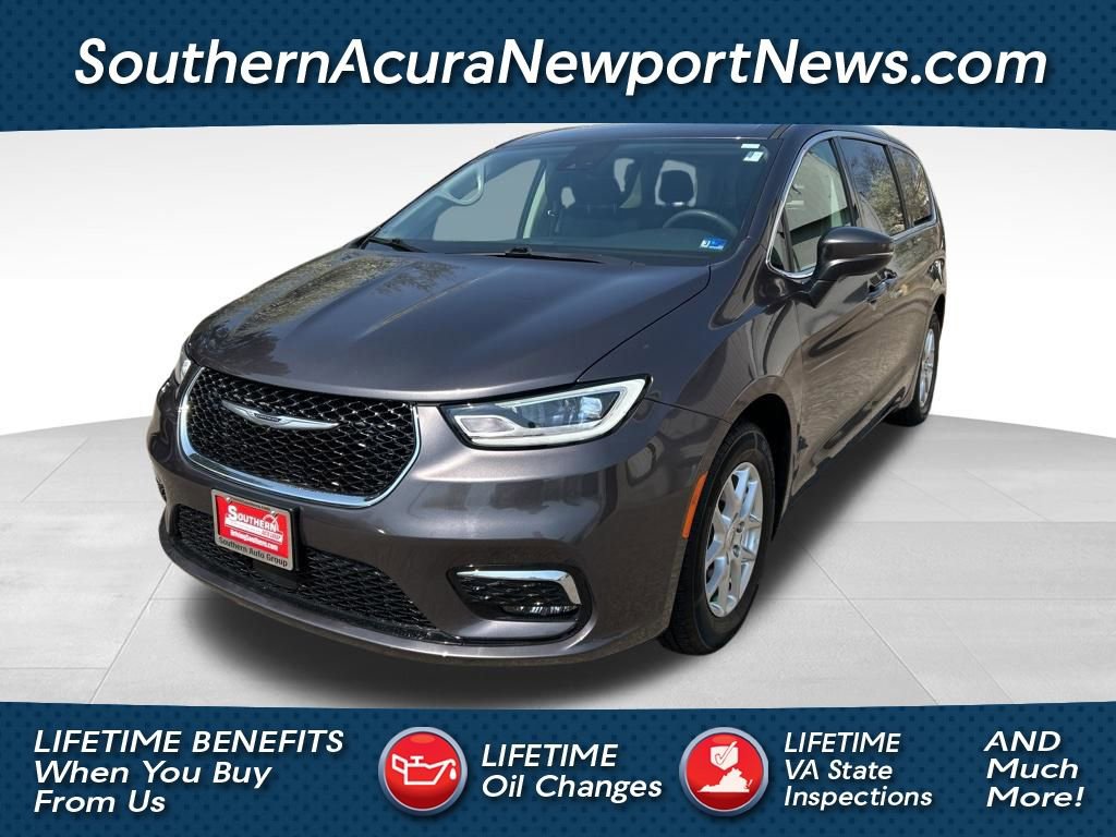 Used 2023 Chrysler Pacifica Touring-L FWD 360° Tour