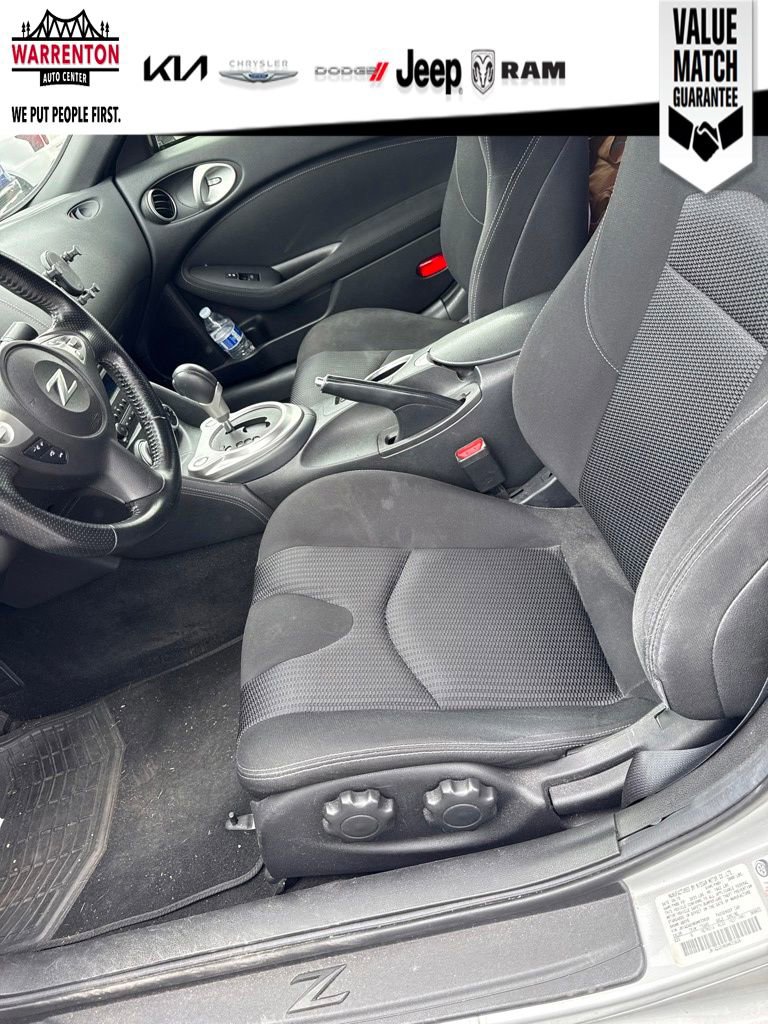 Used 2016 Nissan 370Z Coupe RWD image 15