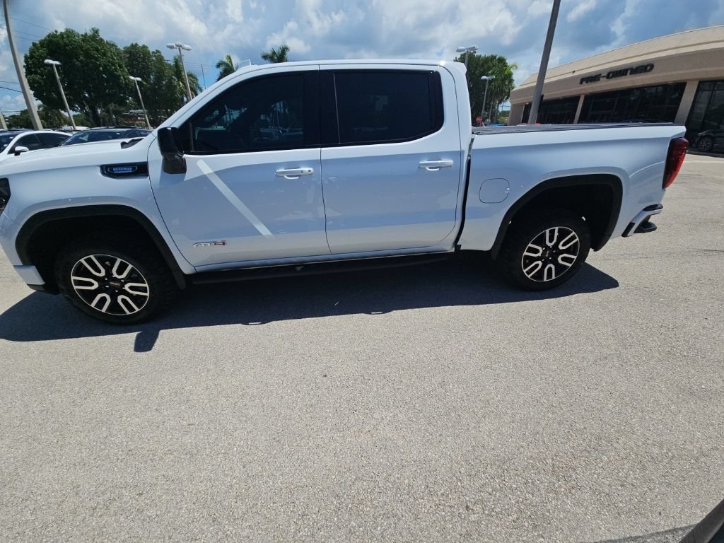 Used 2025 GMC Sierra 1500 AT4 w/ AT4 Premium Package AWD/4WD image 13