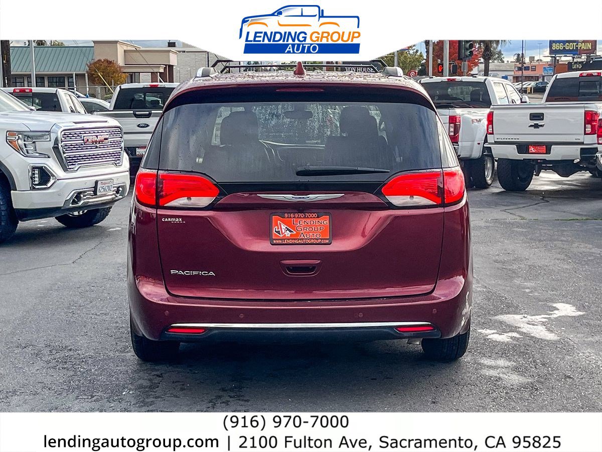 Used 2018 Chrysler Pacifica Touring-L image 3