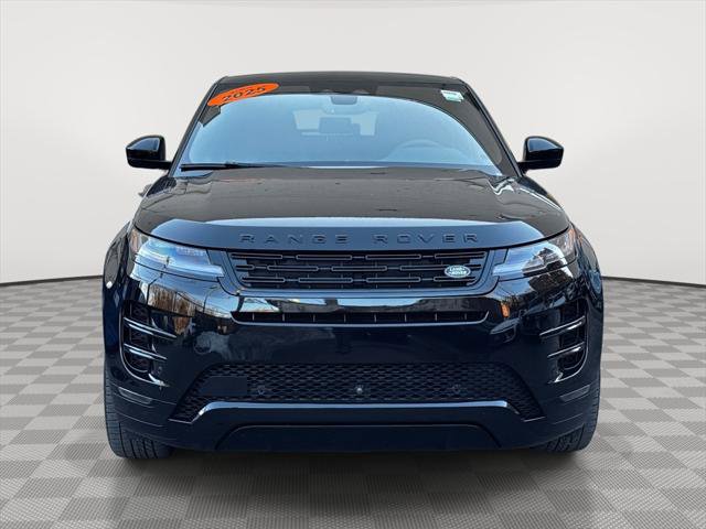 Used 2025 Land Rover Range Rover Evoque Dynamic SE image 2