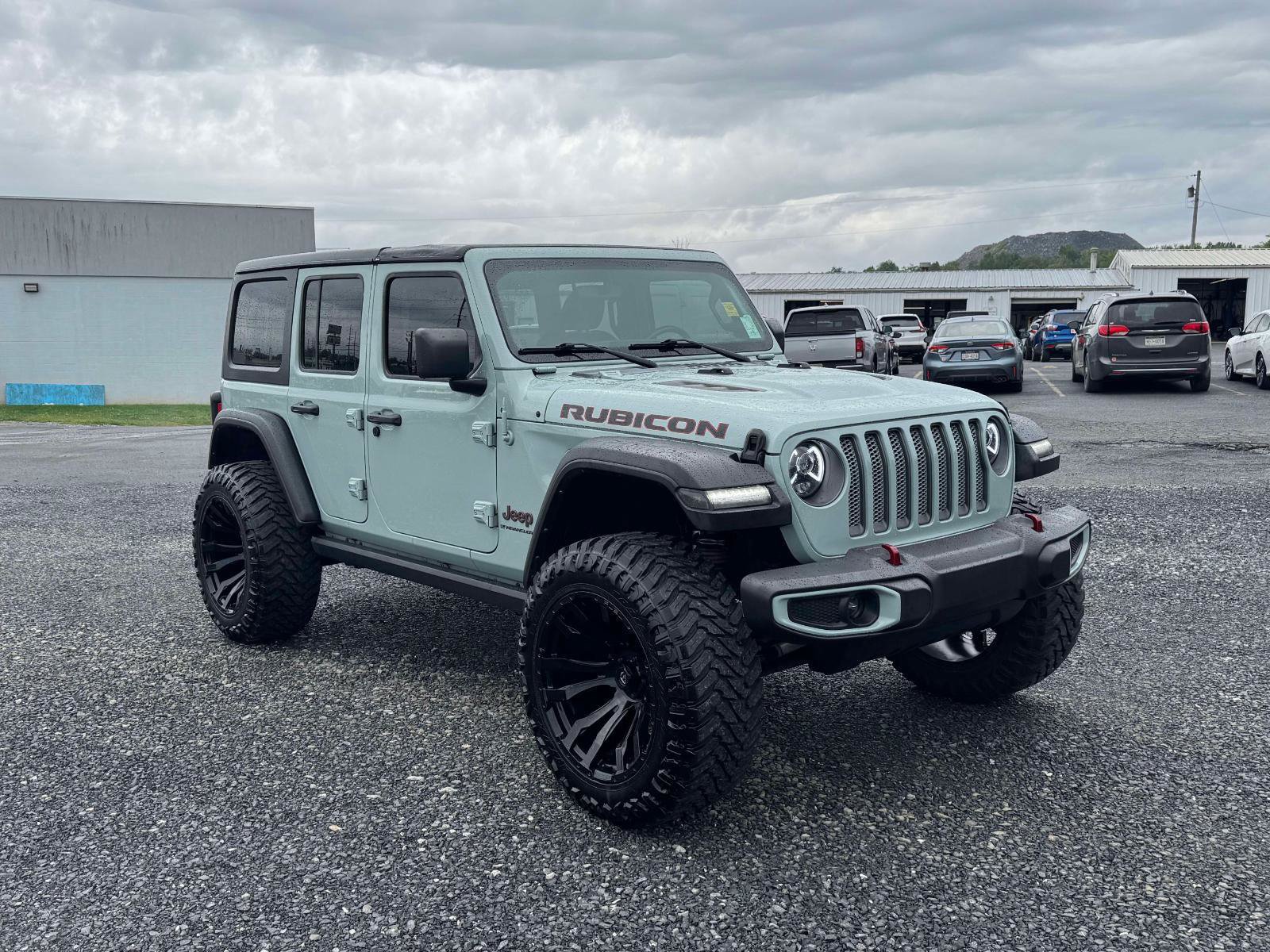 Used 2023 Jeep Wrangler Unlimited Rubicon w/ Cold Weather Group AWD/4WD image 27