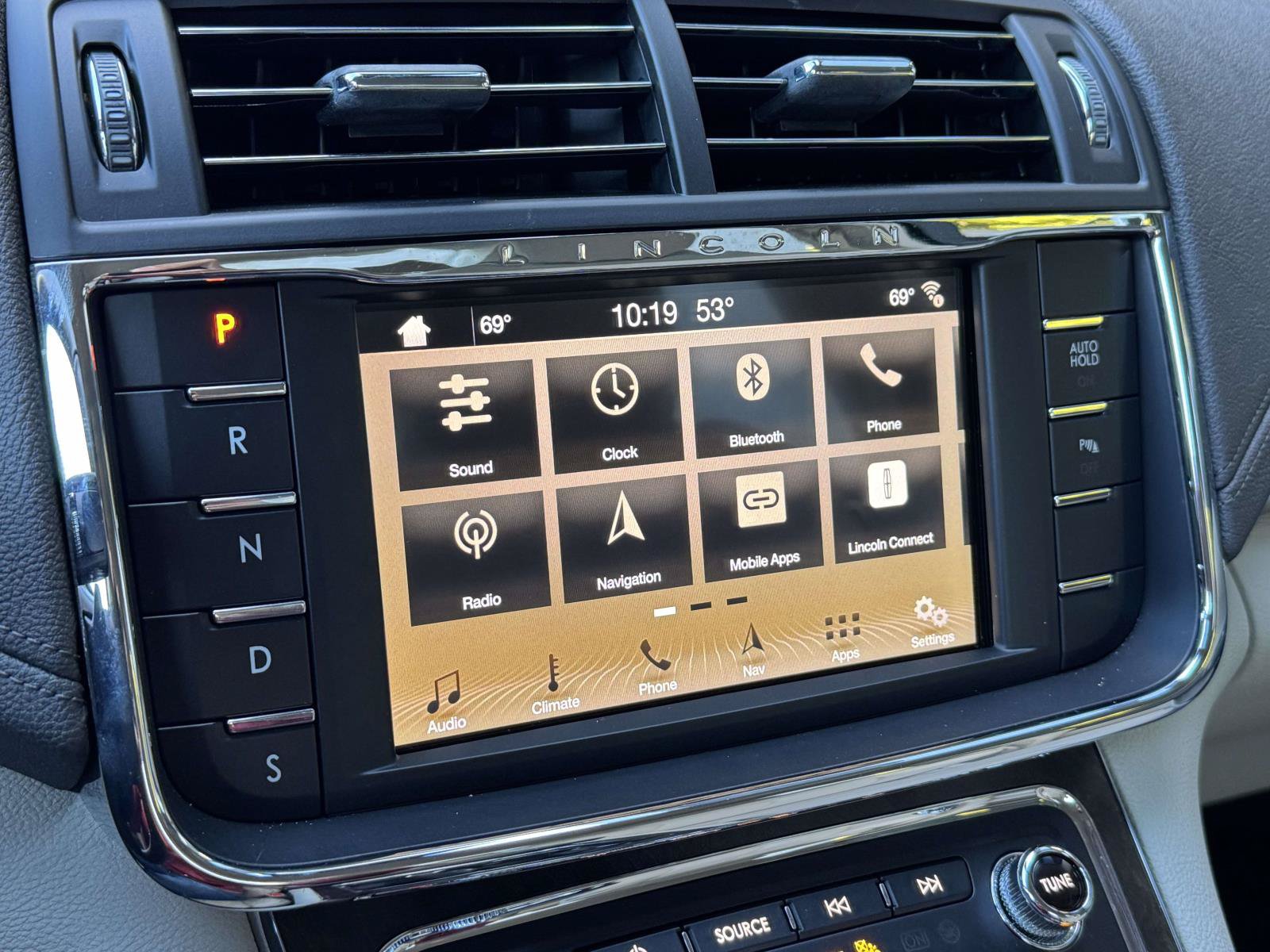 Used 2019 Lincoln Continental Select AWD/4WD image 21