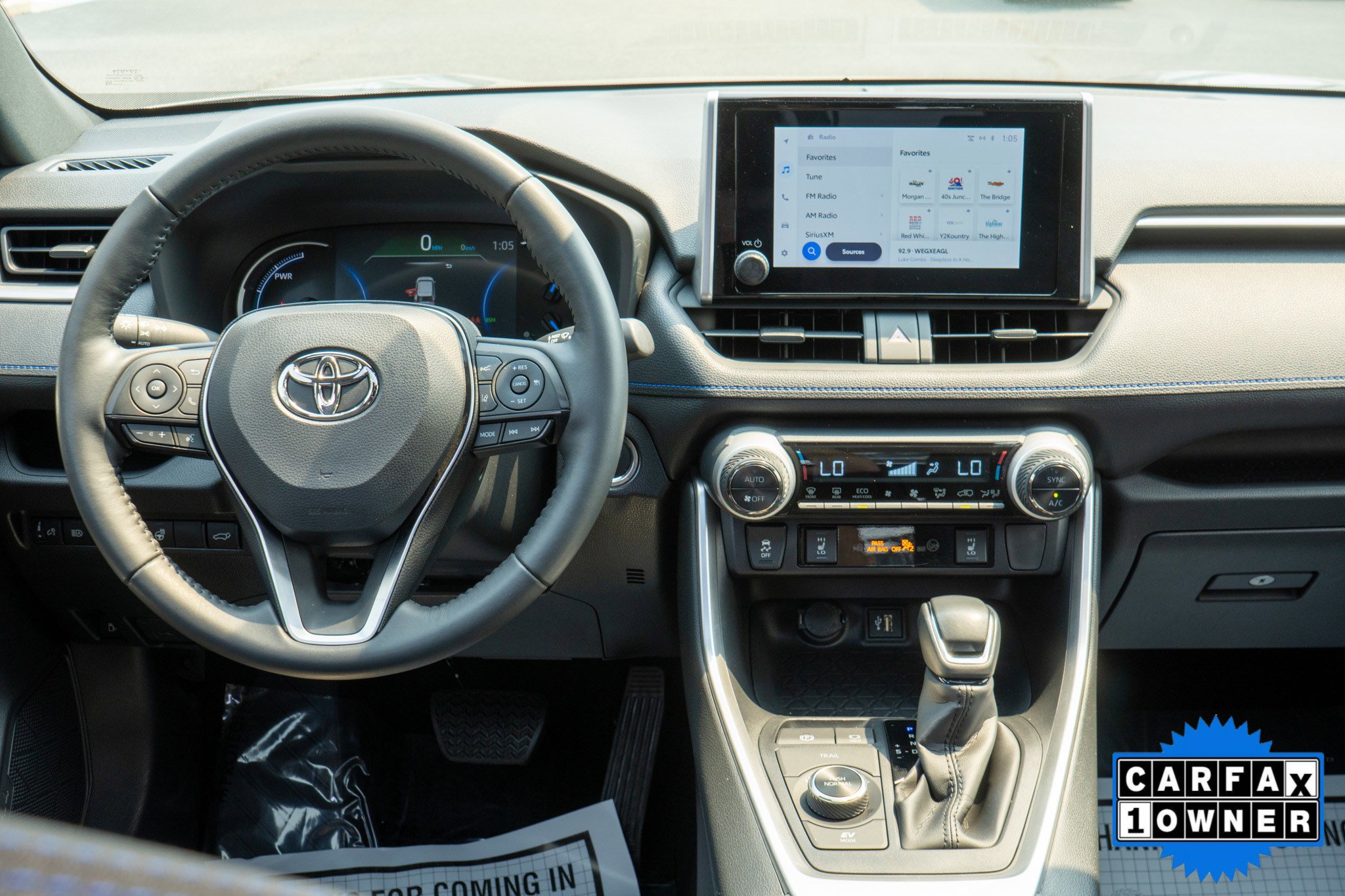 Used 2023 Toyota RAV4 SE w/ Convenience Package AWD/4WD image 11