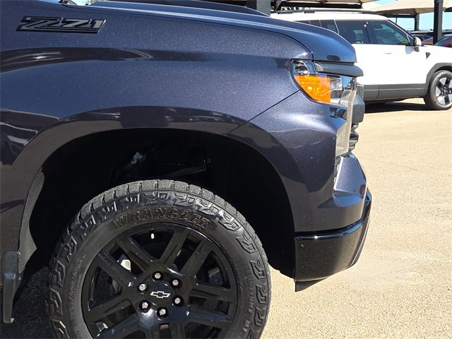 Used 2024 Chevrolet Silverado 1500 Custom Trail Boss w/ LPO, Dark Essentials Package image 5