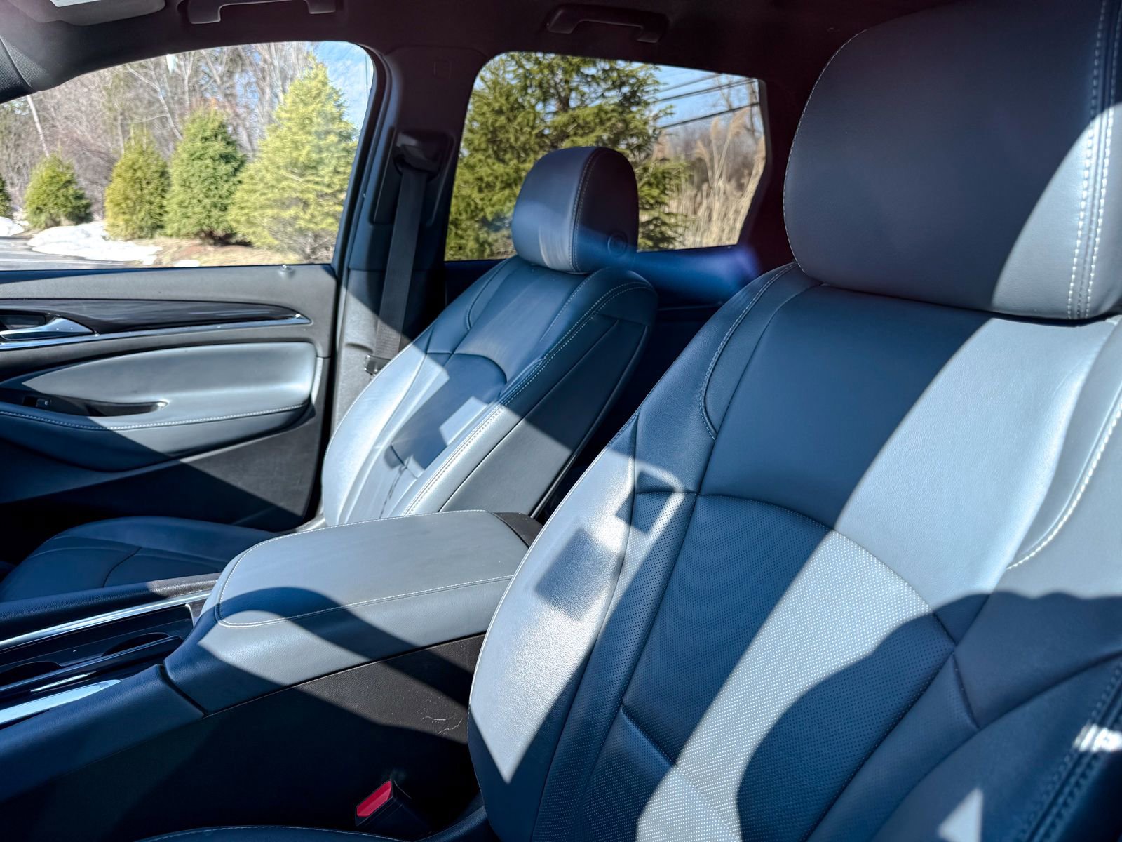 Used 2022 Buick Enclave Premium w/ Experience Buick Package image 5