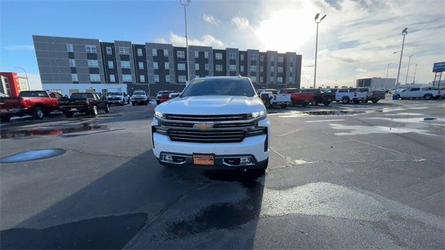 Used 2019 Chevrolet Silverado 1500 High Country w/ Technology Package image 3