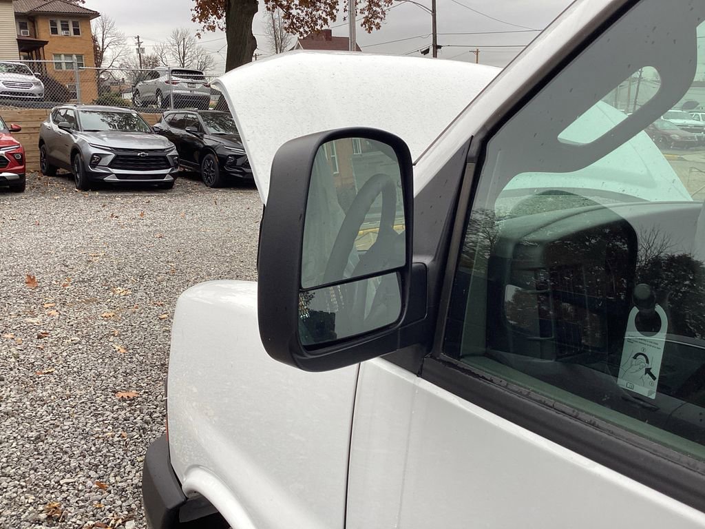 New 2025 Chevrolet Express 2500 image 24