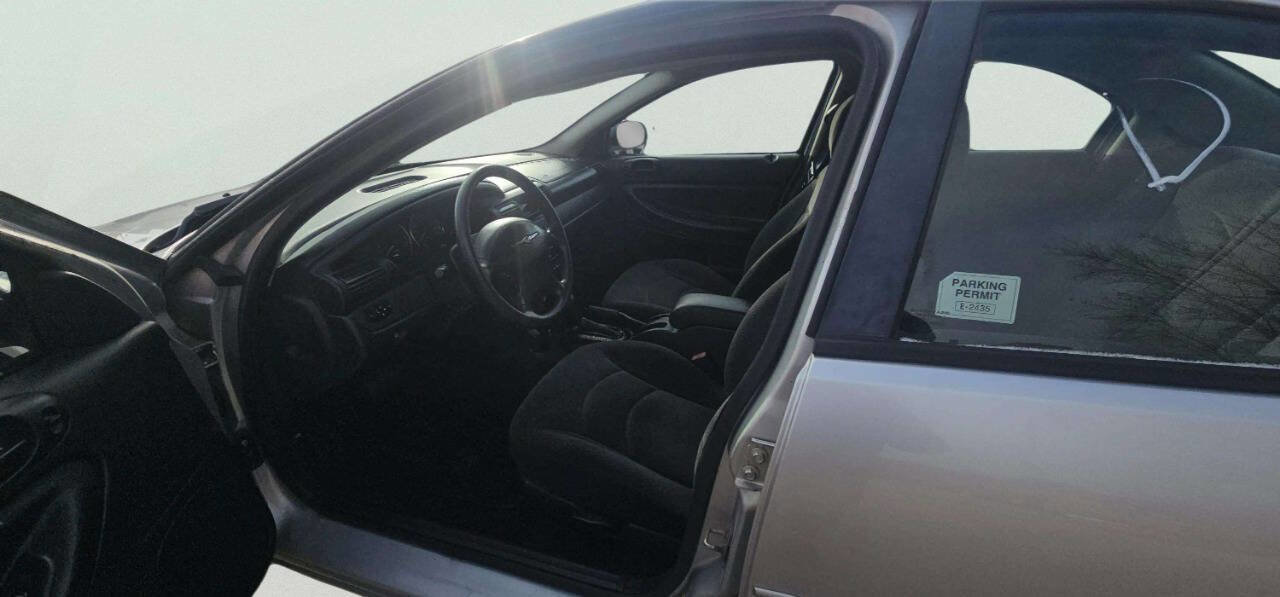 Used 2005 Chrysler Sebring Sedan image 7