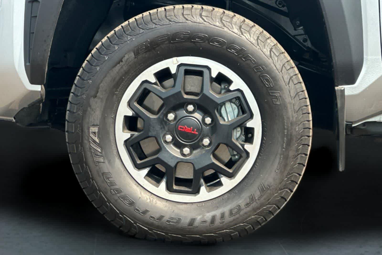 Used 2024 Toyota Tacoma TRD Off-Road AWD/4WD image 28