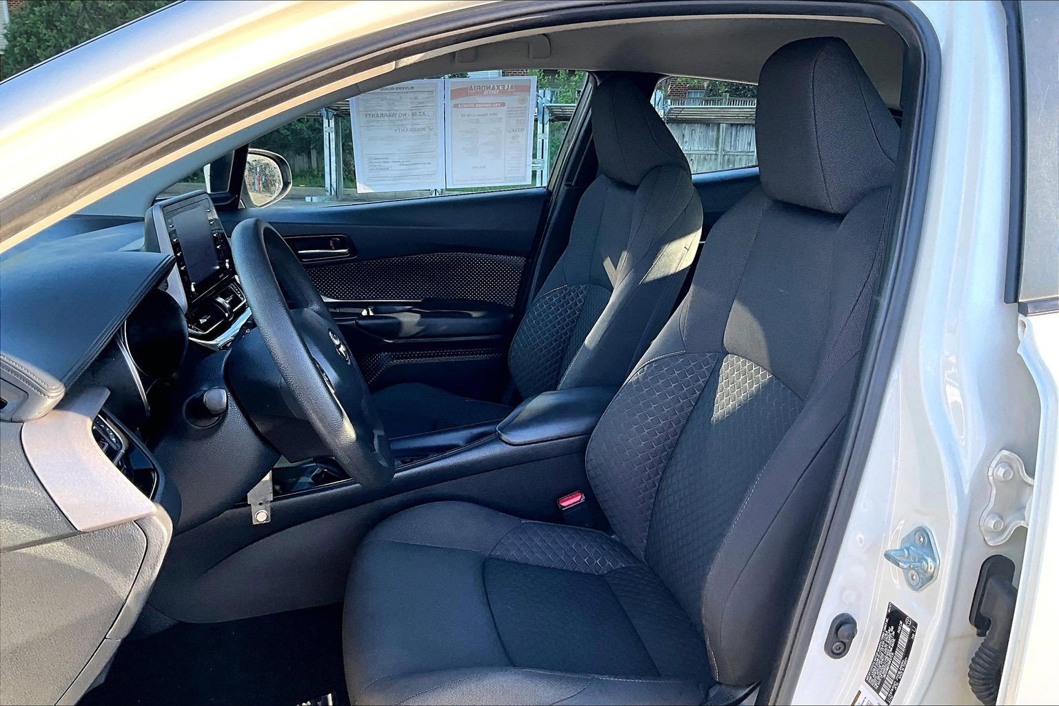 Used 2021 Toyota C-HR LE FWD image 22