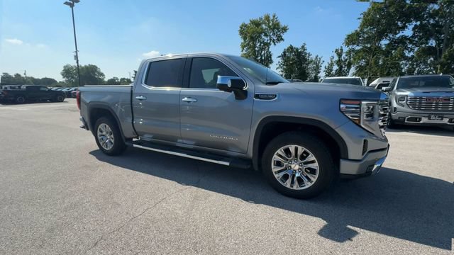 Used 2025 GMC Sierra 1500 Denali w/ Technology Package AWD/4WD image 2