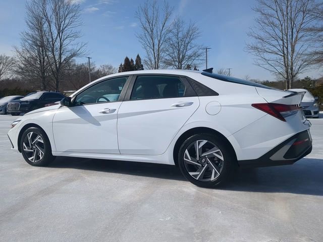 Certified 2025 Hyundai Elantra Sport image 6