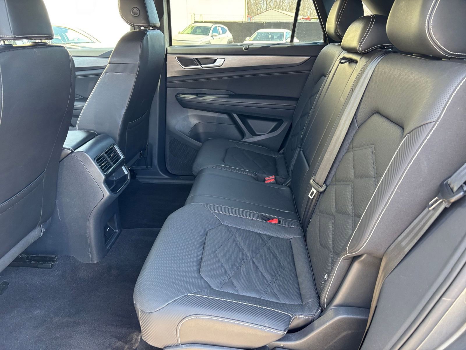 Used 2025 Volkswagen Atlas Cross Sport SE image 29