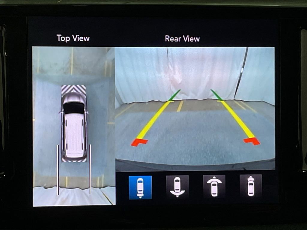 Used 2018 Chrysler Pacifica Limited w/ Tire & Wheel Group image 16