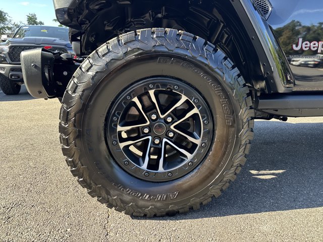 Certified 2025 Jeep Wrangler Unlimited Rubicon AWD/4WD image 13