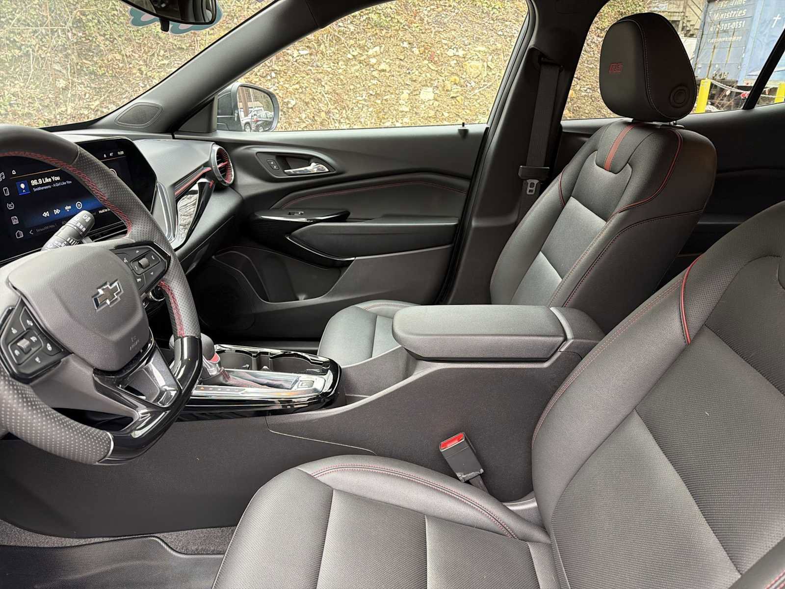 Certified 2025 Chevrolet Trax RS w/ Driver Confidence Package image 18