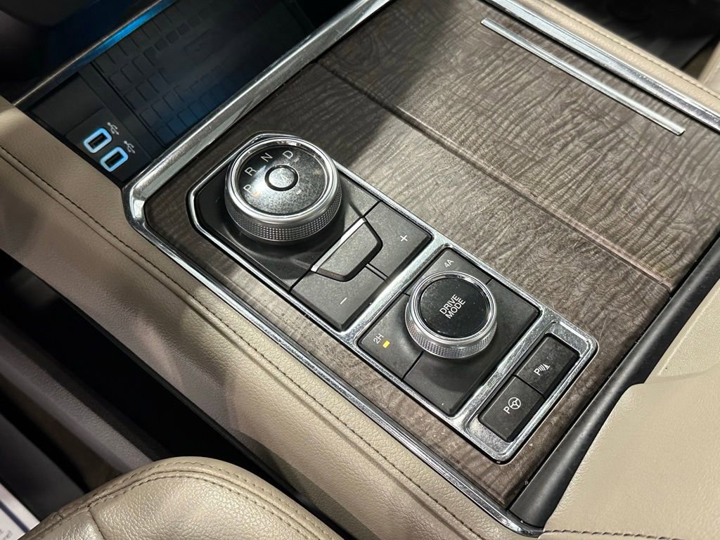 Used 2019 Ford Expedition Limited w/ Equipment Group 302A image 24