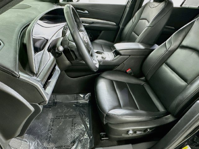 Used 2024 Cadillac XT4 Premium Luxury FWD image 9