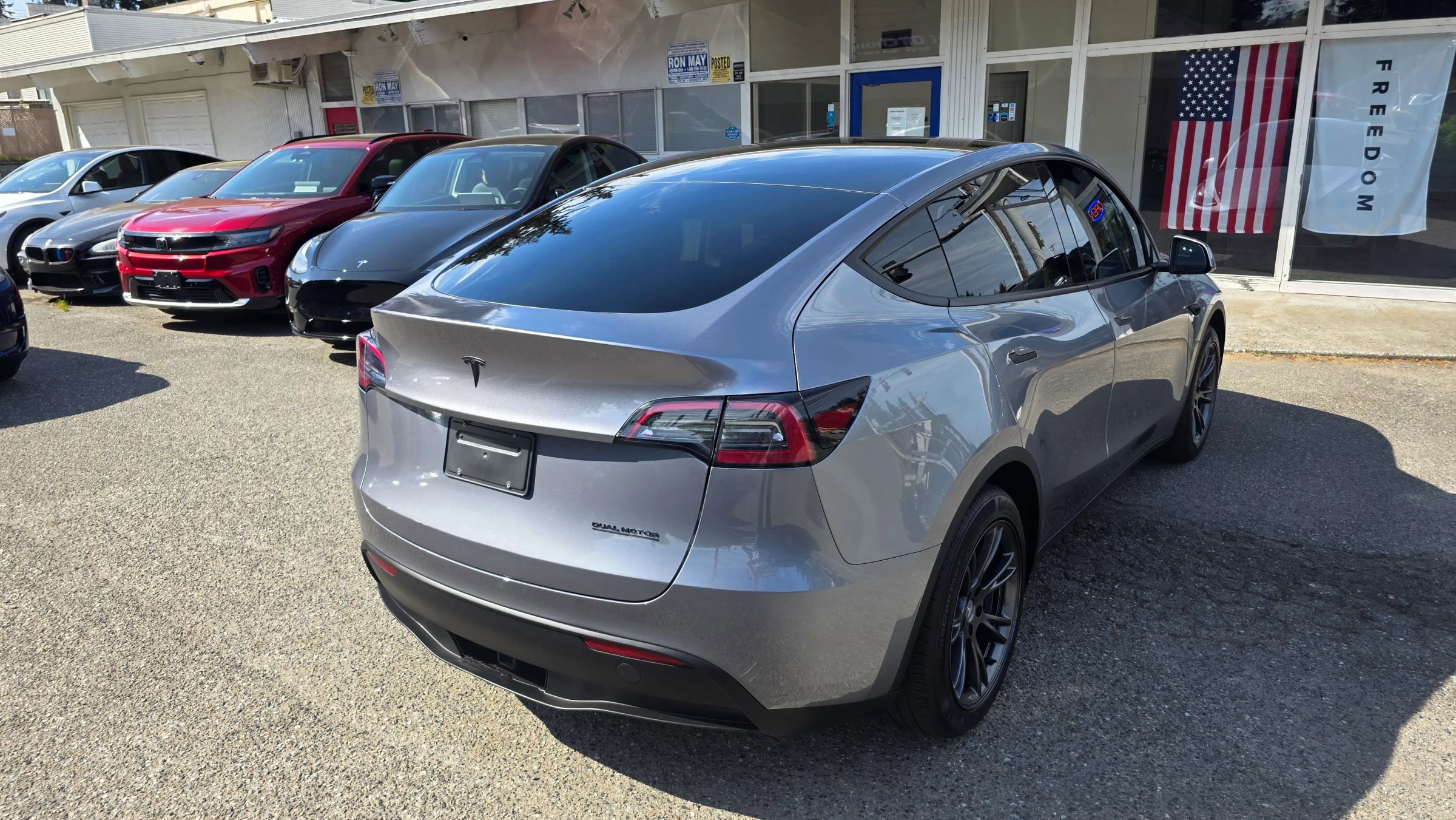 Used 2025 Tesla Model Y Long Range AWD/4WD image 5