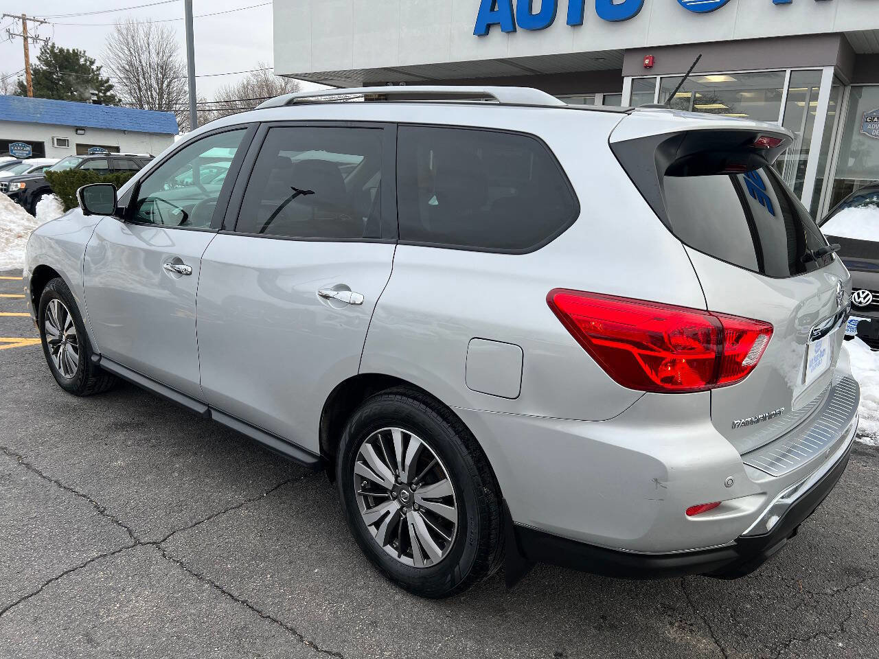 Used 2017 Nissan Pathfinder SL w/ SL Premium Package image 12