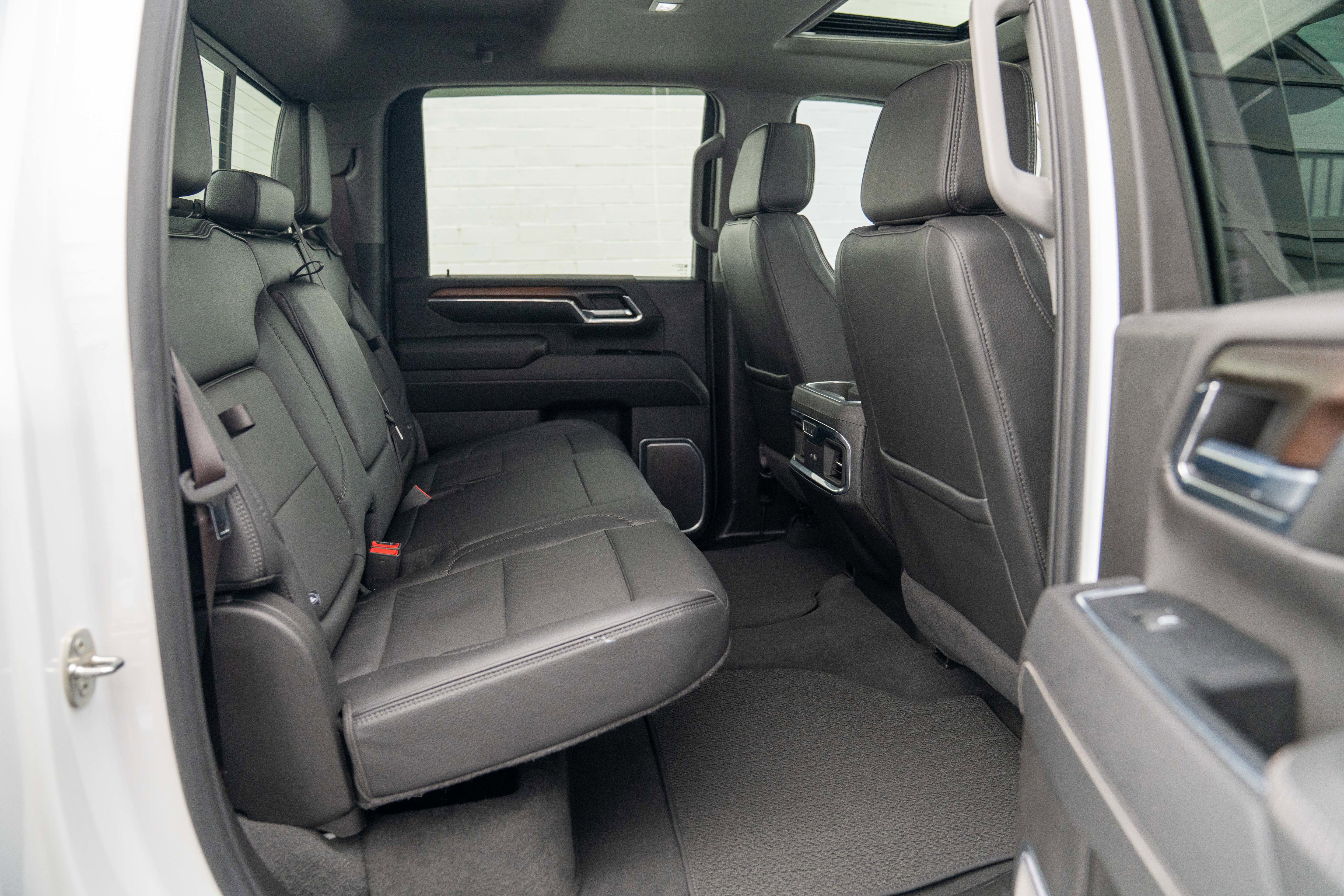 Used 2024 GMC Sierra 3500 Denali w/ Denali Reserve Package image 39