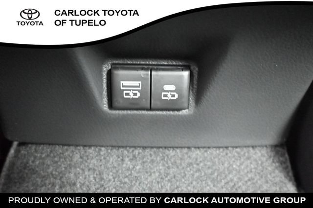 New 2026 Toyota Camry Hybrid FWD image 17