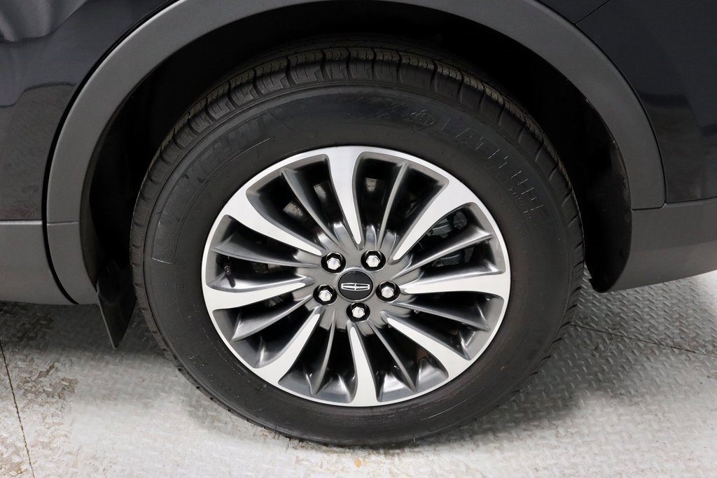 Used 2022 Lincoln Nautilus FWD w/ Premium Package image 20