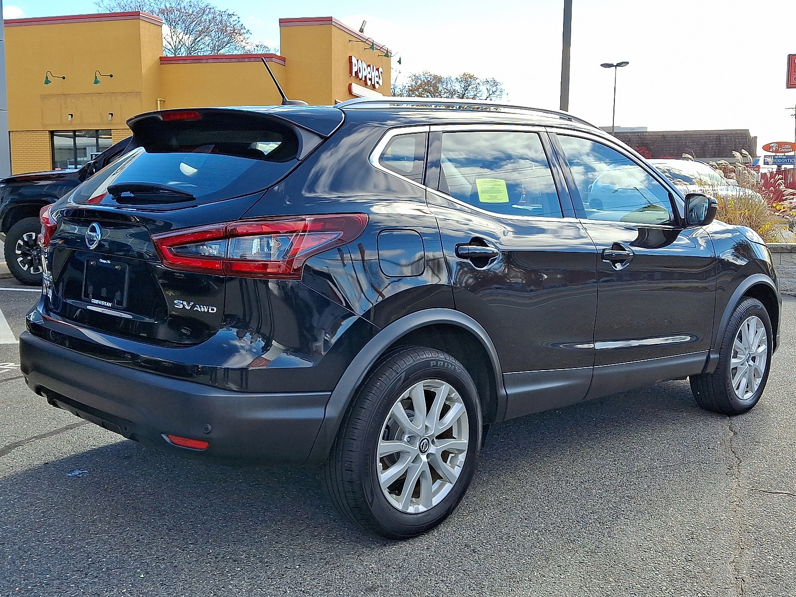 Used 2020 Nissan Rogue Sport SV image 6