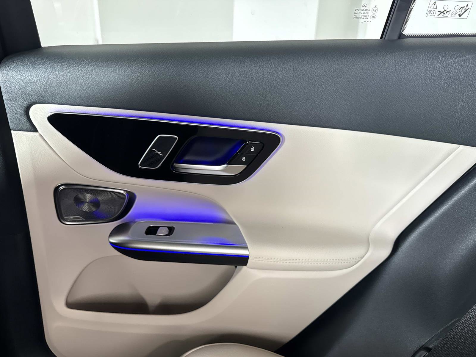 New 2026 Mercedes-Benz GLC 300 image 14