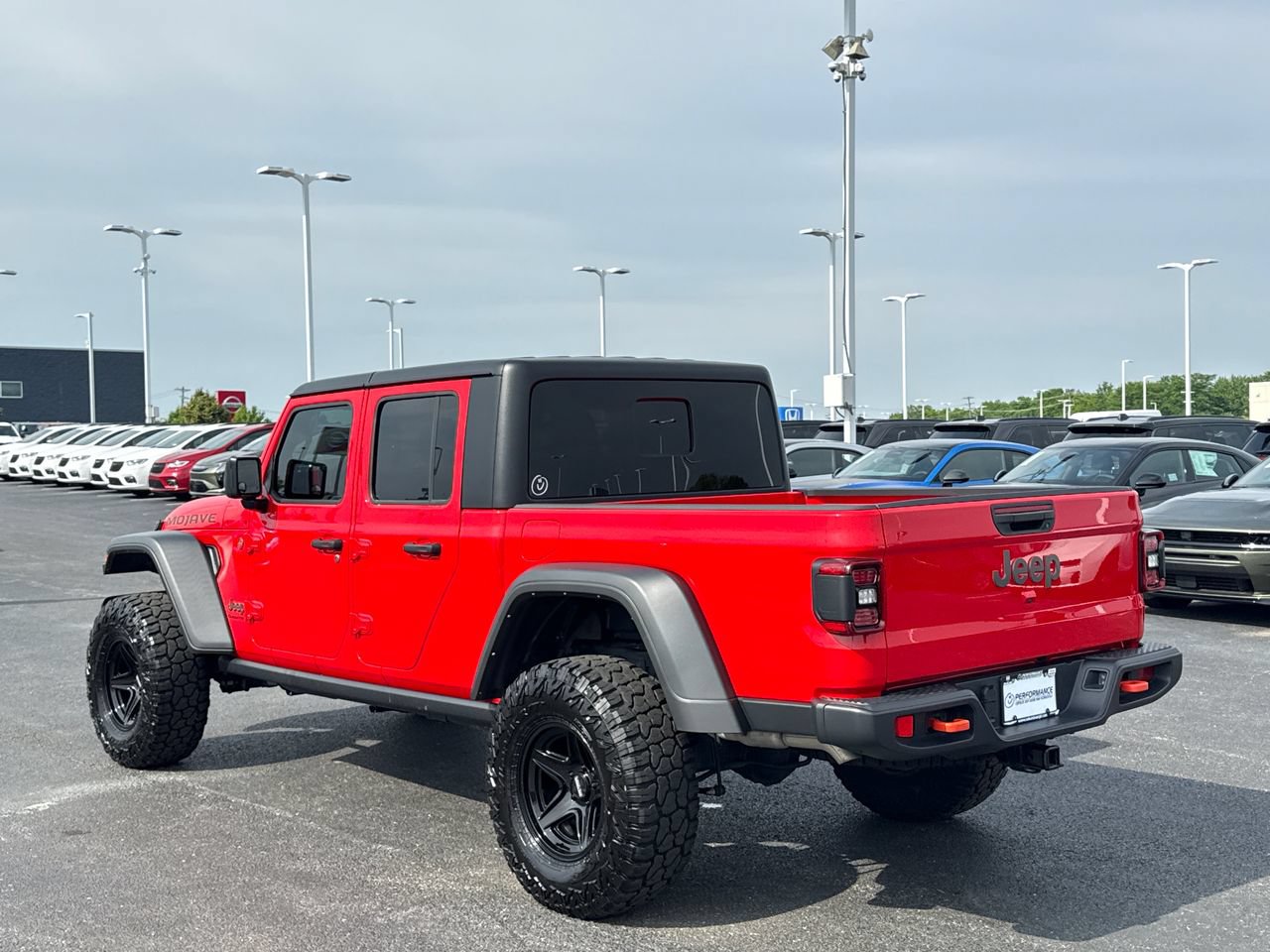 Used 2024 Jeep Gladiator Mojave w/ Technology Group AWD/4WD image 5