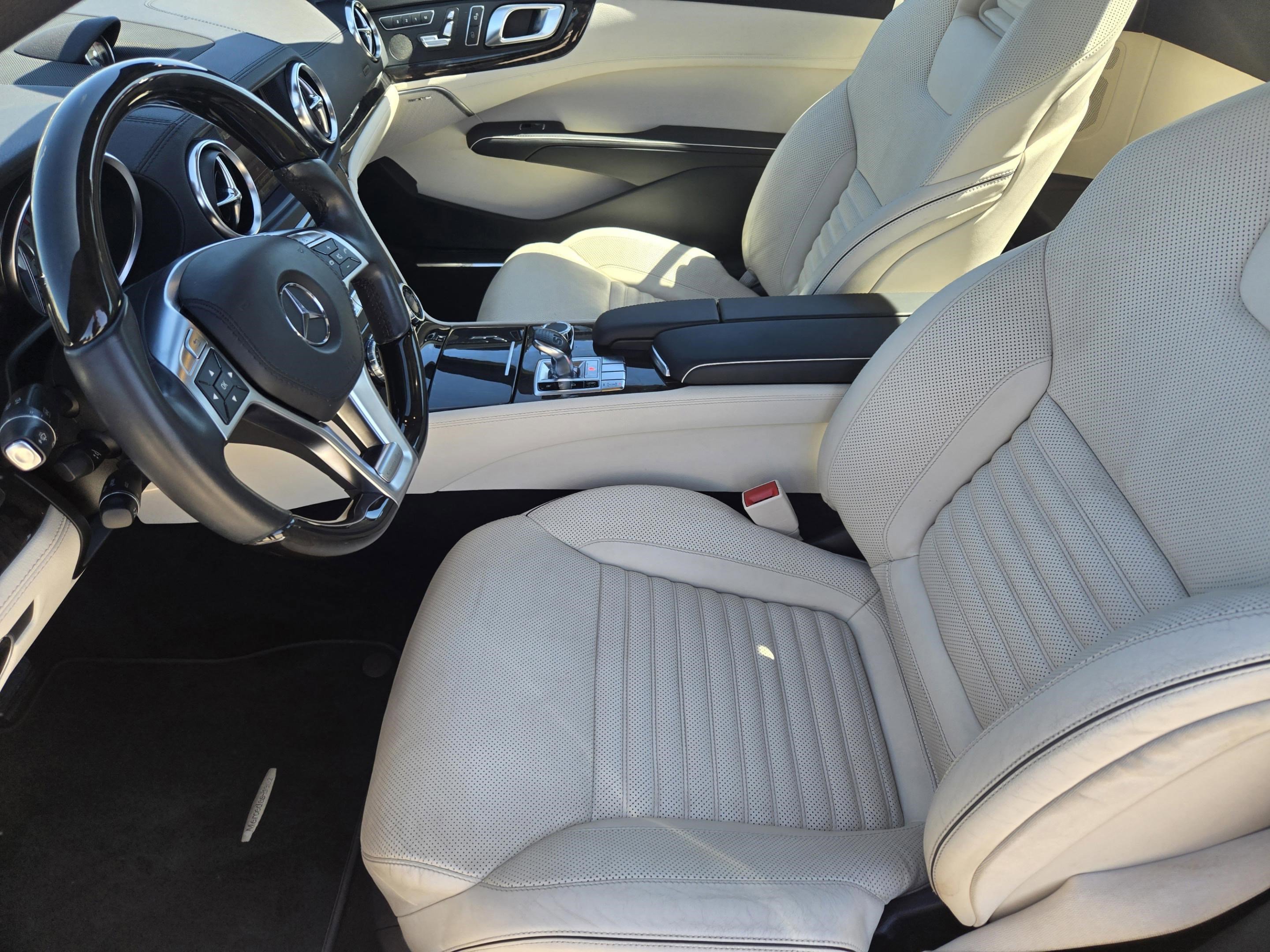 Used 2016 Mercedes-Benz SL 550 image 11