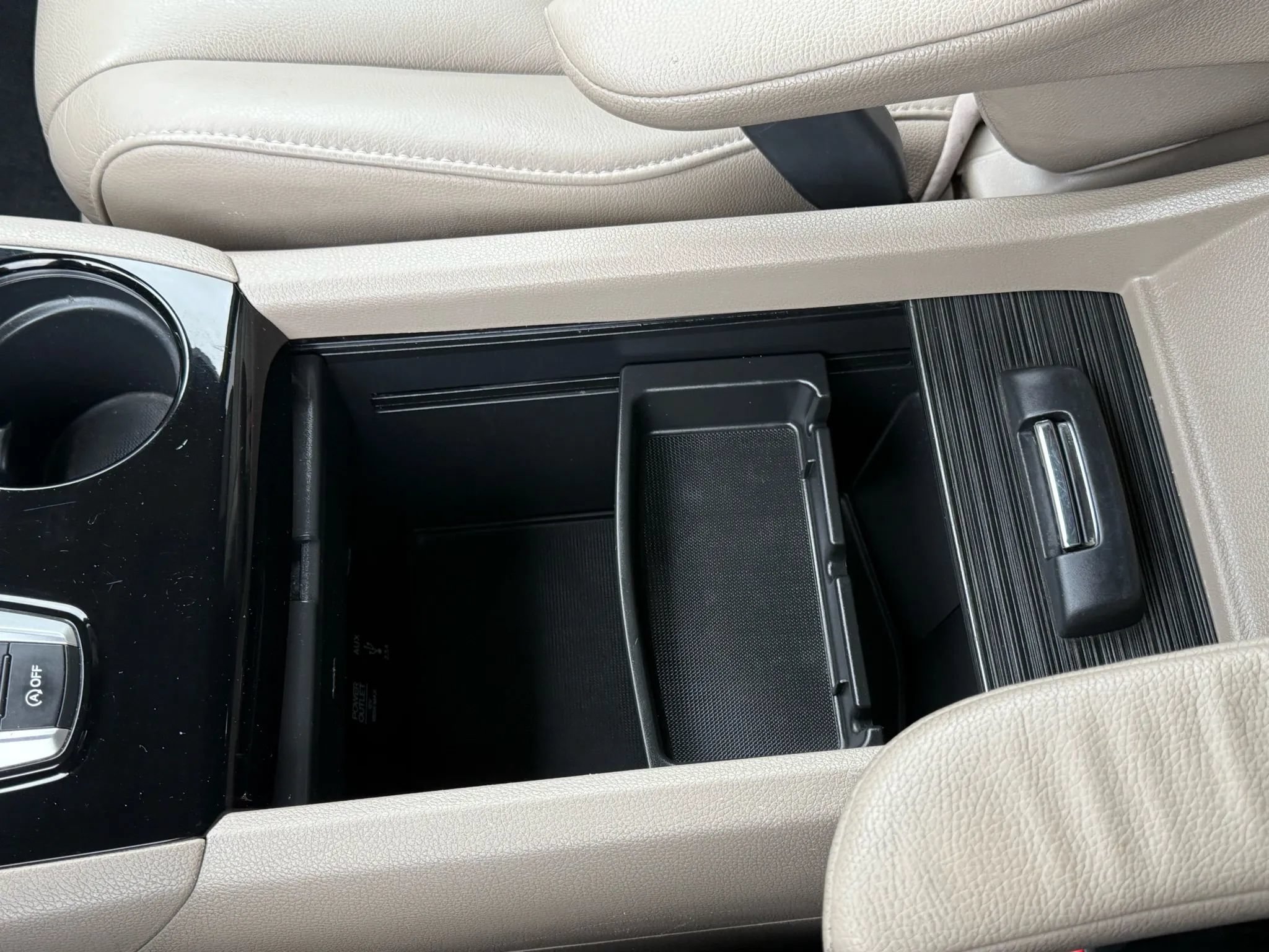 Used 2016 Honda Pilot Touring image 32