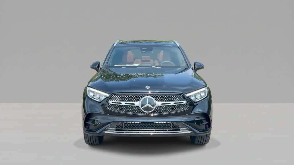 Used 2027 Mercedes-Benz GLC 300 4MATIC image 3