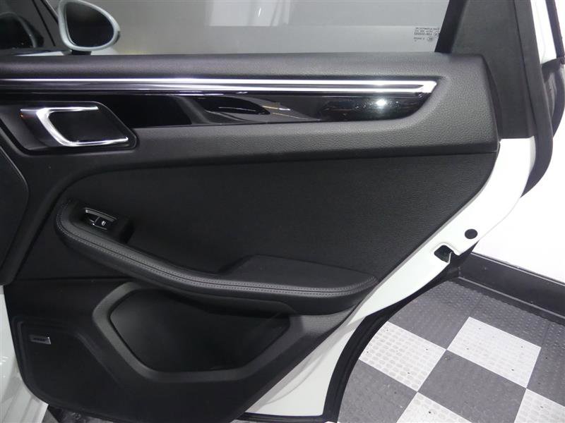 Used 2016 Porsche Macan S AWD/4WD image 27